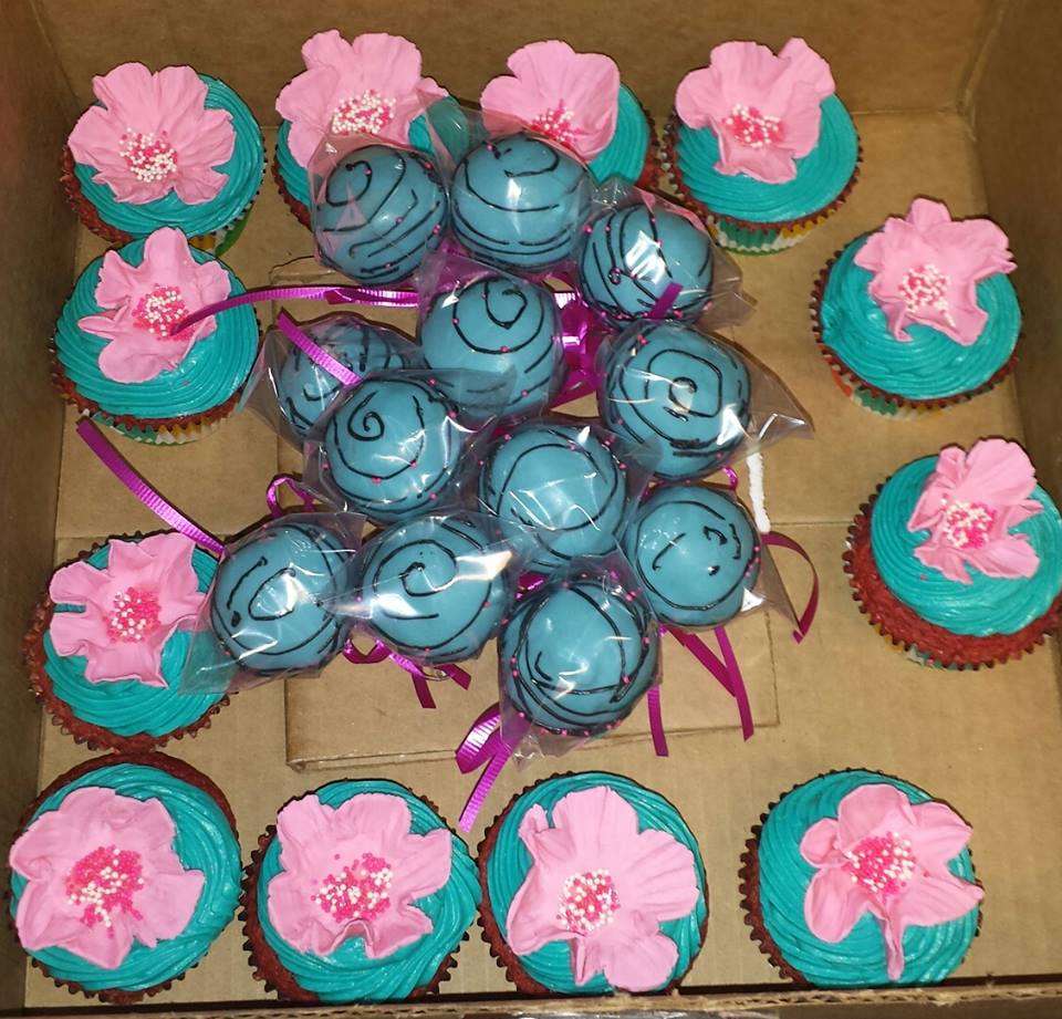 Divine Delights Cupcakes | 211 Silverbell Cir, Lake Jackson, TX 77566, USA | Phone: (979) 549-4588