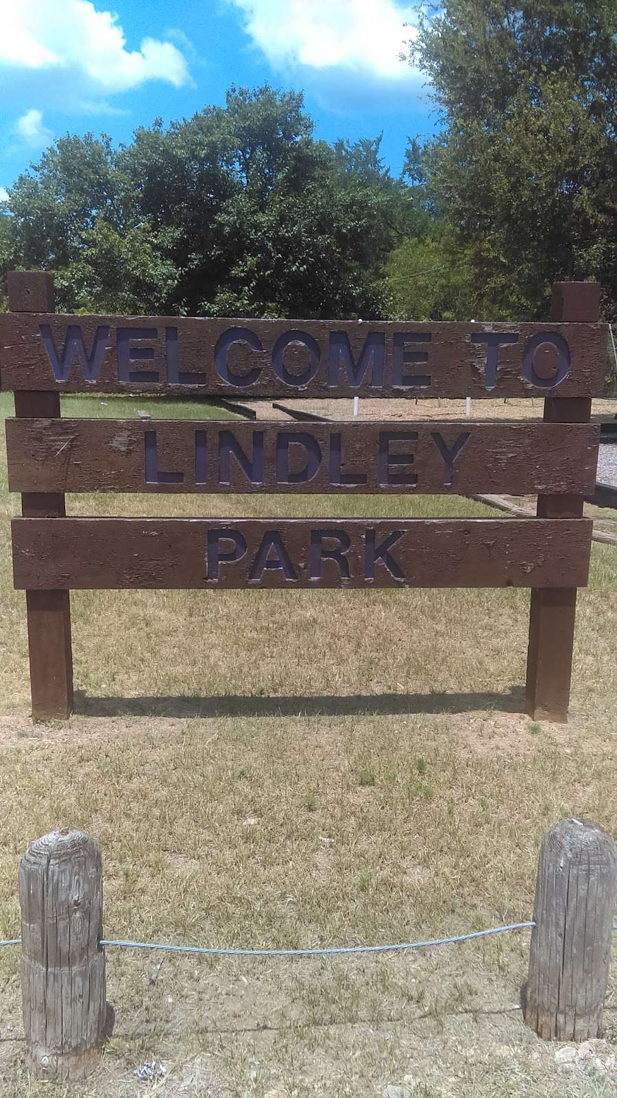 Lindley Park | 301-307 Lindley Dr, Willis, TX 77378, USA
