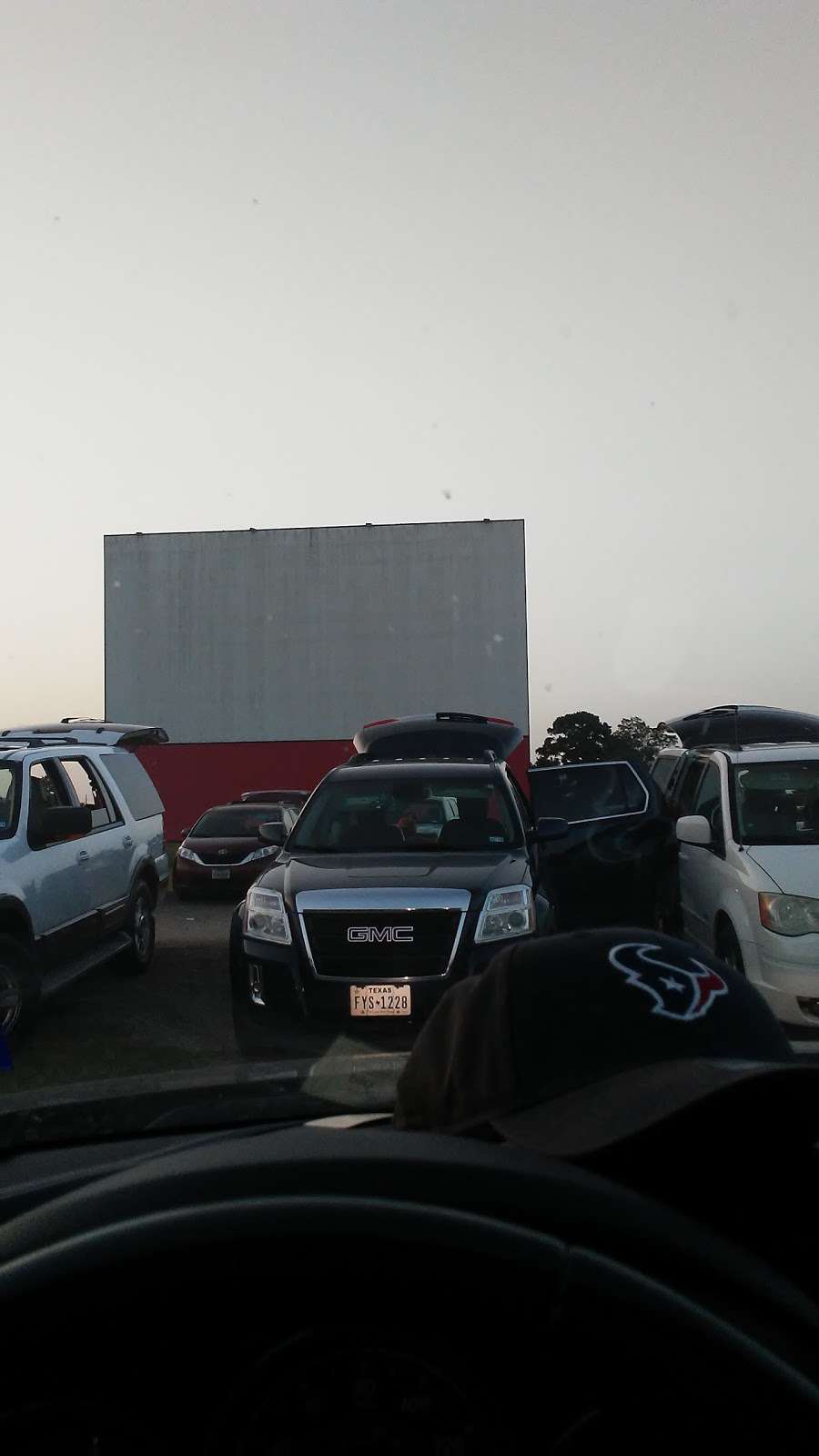 Showboat Drive-In | 22422 Farm to Market 2920, Hockley, TX 77447, USA | Phone: (281) 351-5224