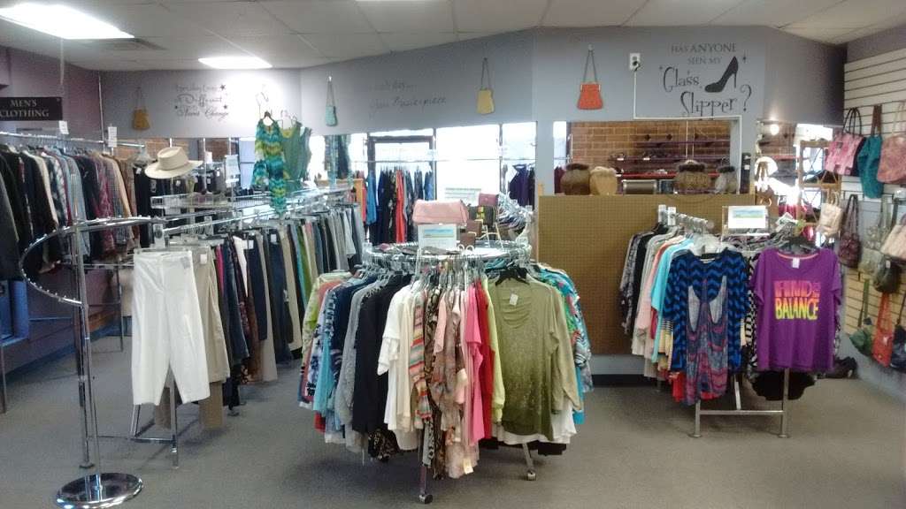 King & Queen Consignment Shop | 578 11th St NW, Hickory, NC 28601, USA | Phone: (828) 256-3598