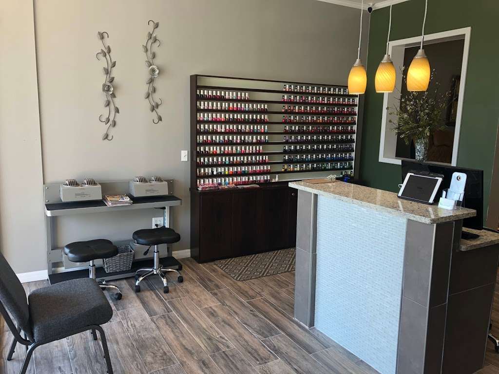 Divine Nails Spa Lake Mary | 601 Weldon Blvd STE 125, Lake Mary, FL 32746, USA | Phone: (407) 549-2299