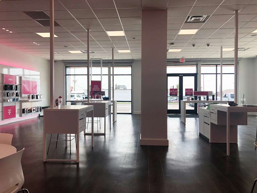T-Mobile | 581 W 84th Ave, Thornton, CO 80260, USA | Phone: (720) 548-5104