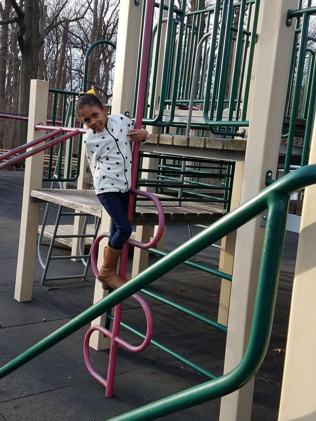 McLaughlin Playground | 200-04 McLaughlin Ave, Hollis, NY 11423, USA | Phone: (212) 639-9675