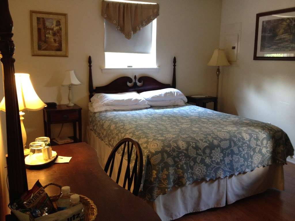 Red Lion Bed & Breakfast | 101 S Franklin St, Red Lion, PA 17356, USA | Phone: (717) 244-4739