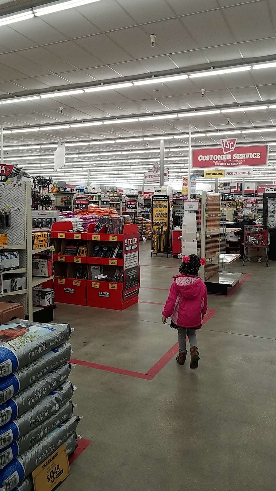 Tractor Supply Co. | 1722 E Ohio St Ste A, Clinton, MO 64735, USA | Phone: (660) 885-2545