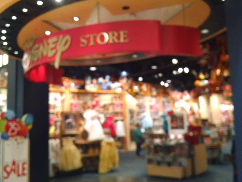Disney Store | 2144 Southlake Mall, Merrillville, IN 46410 | Phone: (219) 756-4674