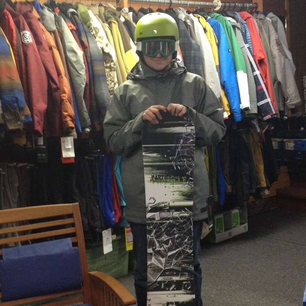 Cabin Craft Snowboard & Ski Shop | 2 Main St, Spring Mt, PA 19478, USA | Phone: (610) 287-7064