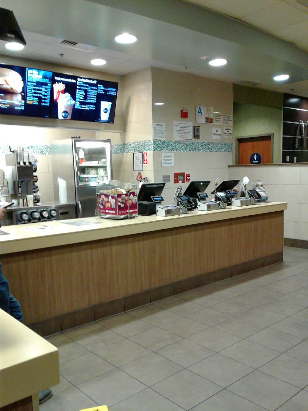 McDonalds | 19401 Golden Valley Rd, Santa Clarita, CA 91387 | Phone: (661) 250-4842