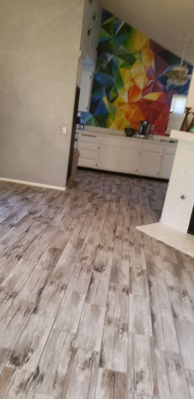 Valiente carpet and flooring | 16045 Spruce St, Hesperia, CA 92345, USA | Phone: (909) 761-1708