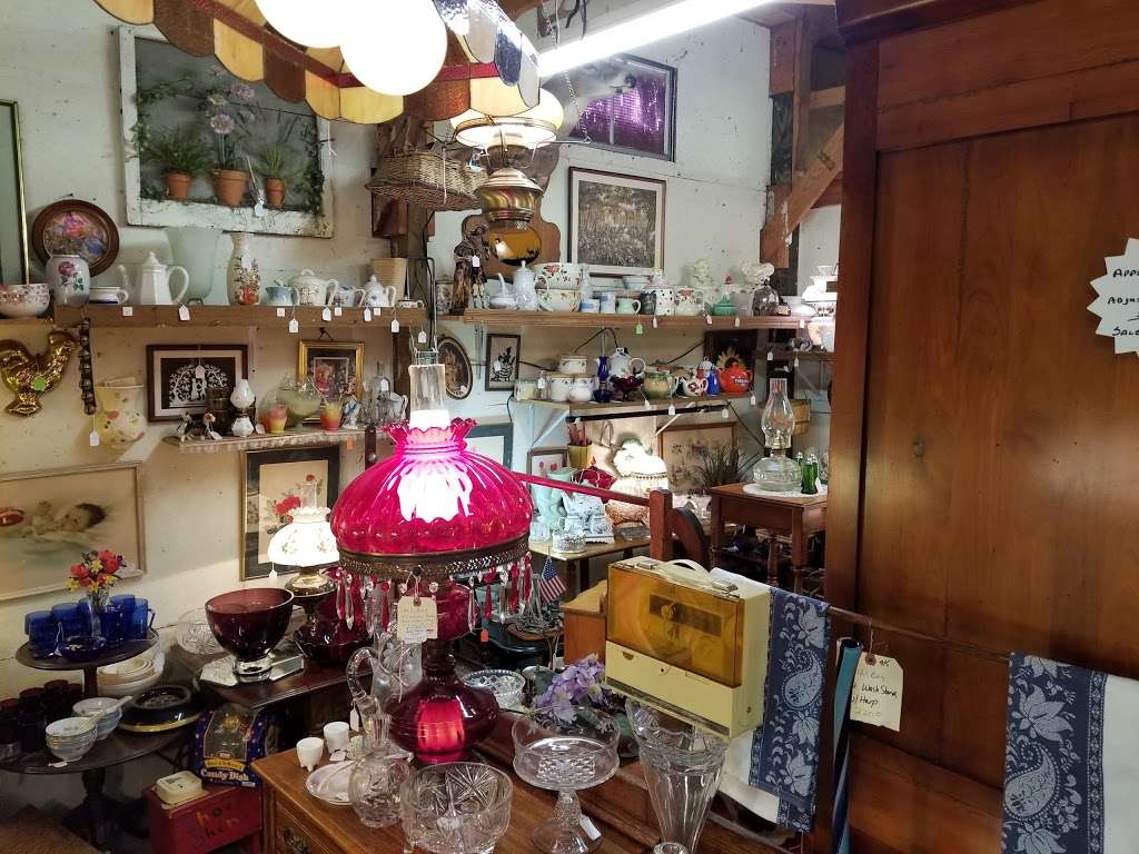 Pocono Peddlers Village Antique Mall | 246 Stadden Rd, Tannersville, PA 18372, USA | Phone: (570) 629-6366