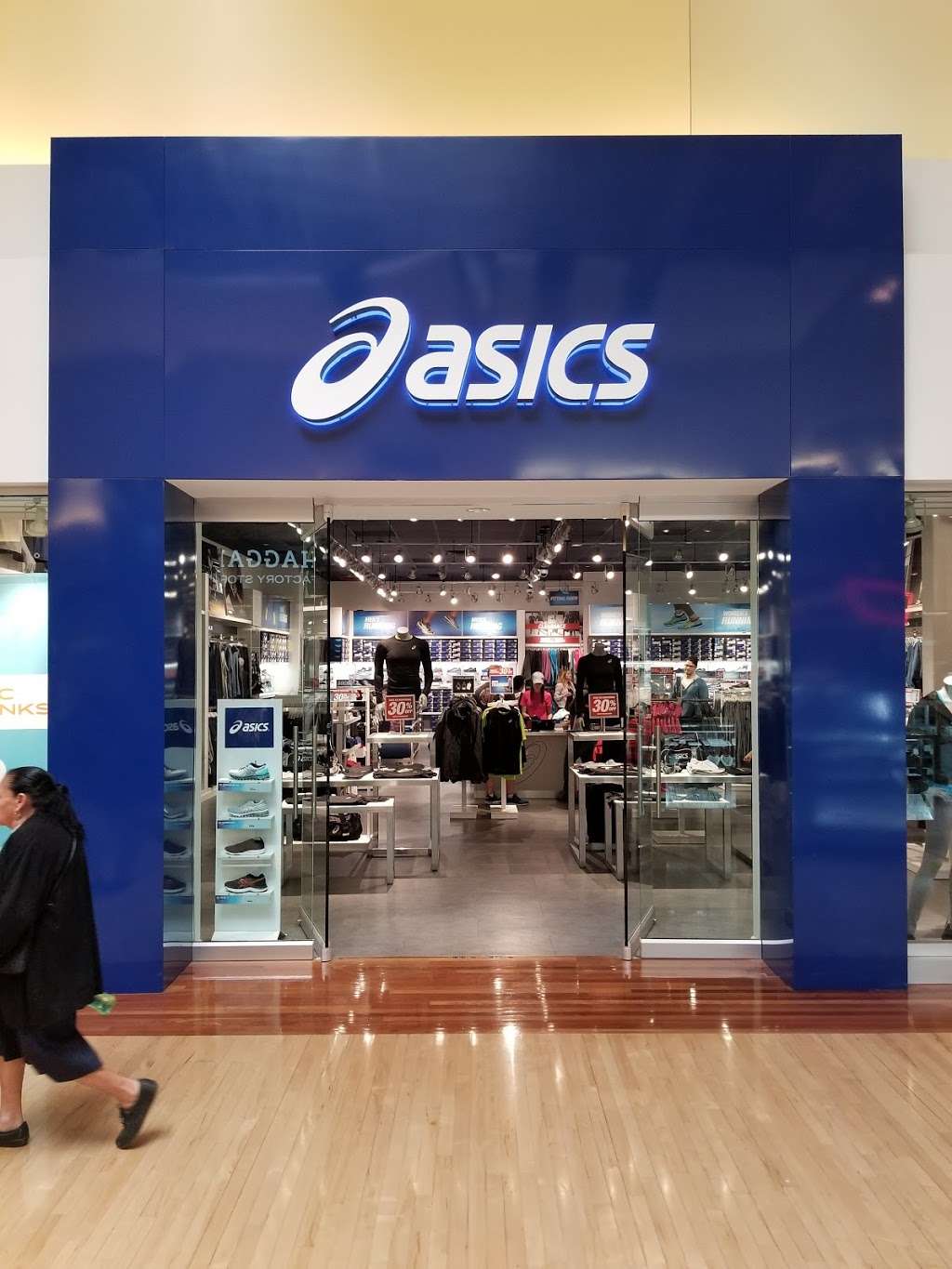 ASICS Outlet, 3000 Grapevine Mills Pkwy 