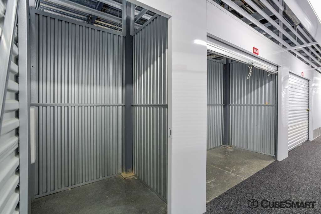 CubeSmart Self Storage | 3725 Deerfield Rd, Riverwoods, IL 60015, USA | Phone: (224) 588-8328