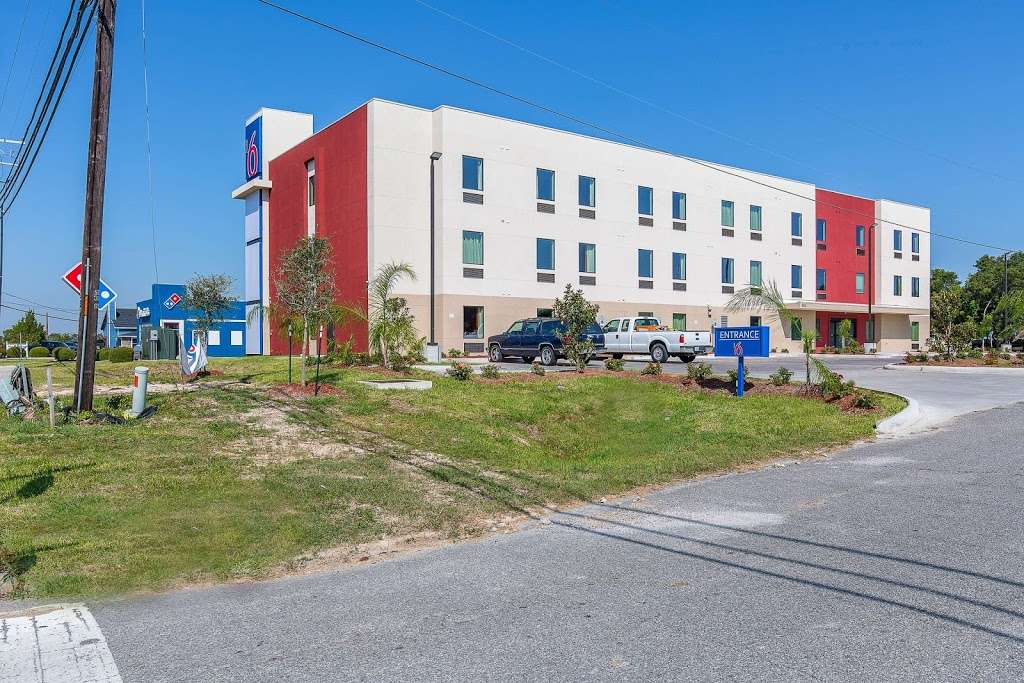 Motel 6 Texas City- I-45 South | 8540 FM1765, Texas City, TX 77591 | Phone: (409) 229-1474