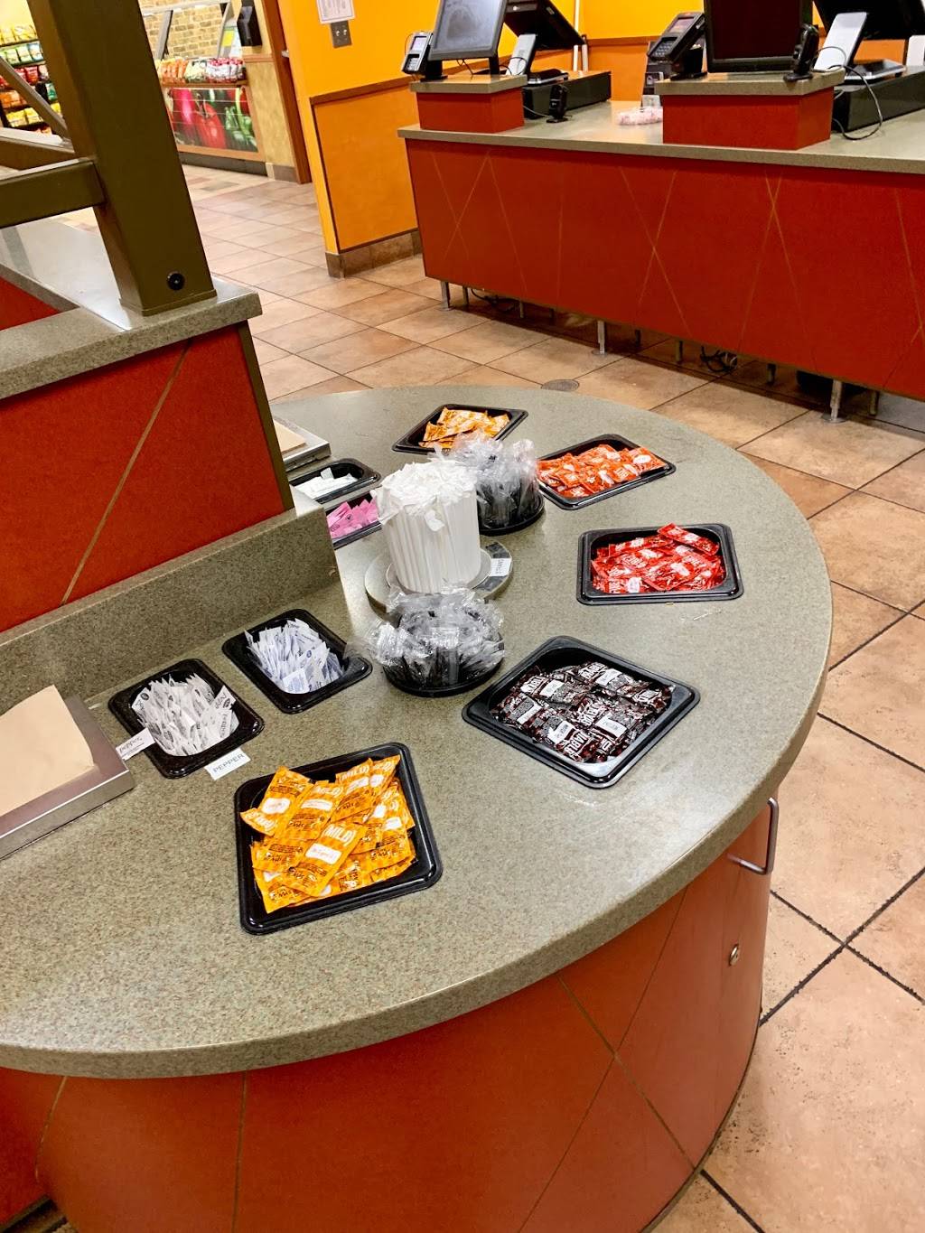 Taco Bell | 5570 E Travel Plaza Way, Tucson, AZ 85756, USA | Phone: (520) 663-3424