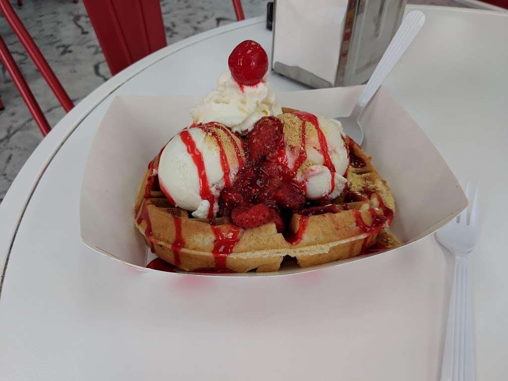 Lucys Waffles & Ice Cream | 6070 S Rainbow Blvd #6, Las Vegas, NV 89118, USA | Phone: (702) 847-8699