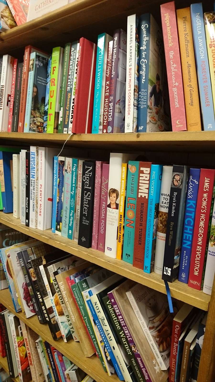 Muswell Hill Bookshop | 72 Fortis Green Rd, London N10 3HN, UK | Phone: 020 8444 7588
