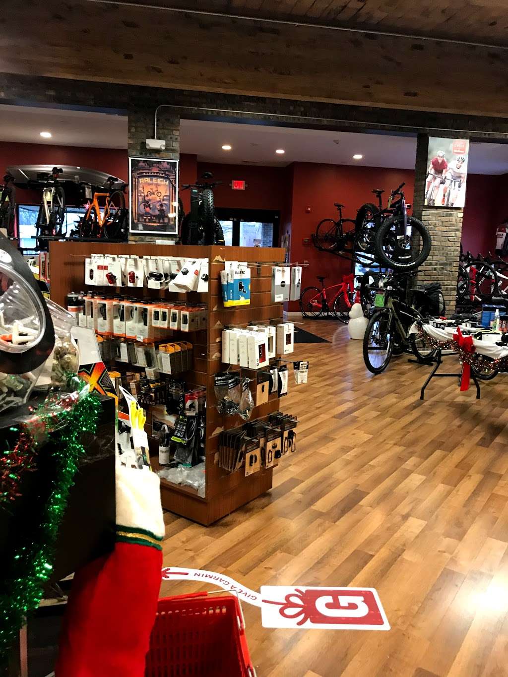 Village CycleSport | 1326 N Rand Rd, Arlington Heights, IL 60004 | Phone: (847) 398-1650