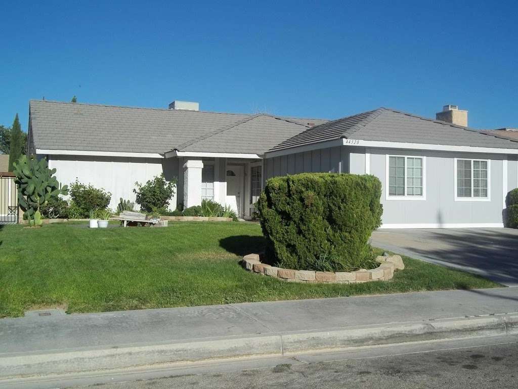 Lively Home | 44328 Lively Ave, Lancaster, CA 93536 | Phone: (661) 729-8149