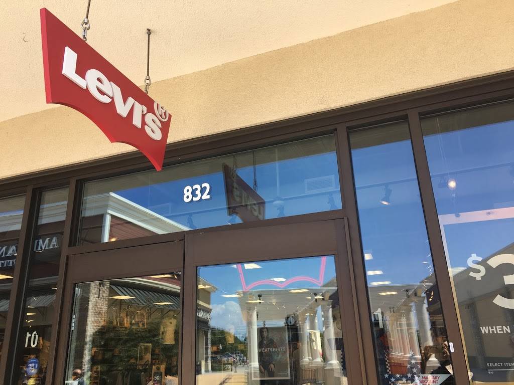 Levi's Outlet Store - 1600 Premium Outlets Blvd Suite 832, Norfolk, VA 23502