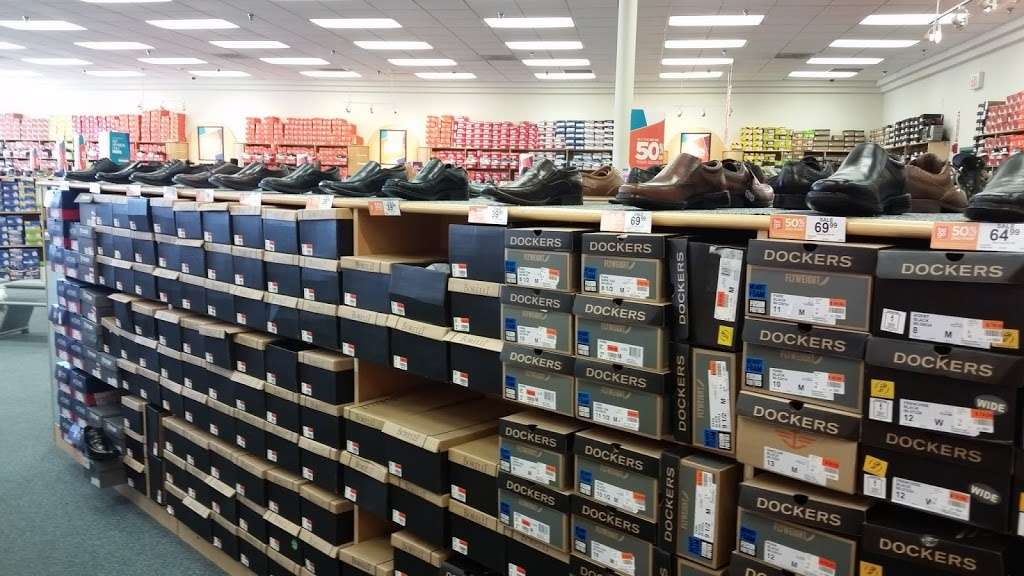 Rack Room Shoes | 12642 Fountain Lake Cir, Stafford, TX 77477, USA | Phone: (281) 494-5858