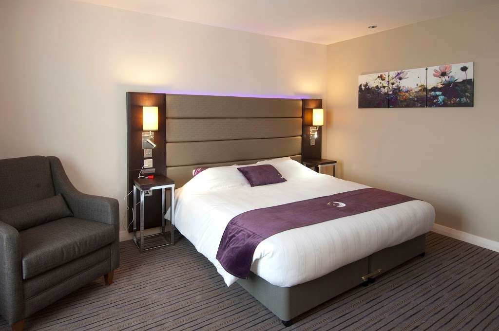 Premier Inn London Gatwick Airport East | Balcombe Rd, Crawley RH10 3NL, UK | Phone: 0871 527 8410