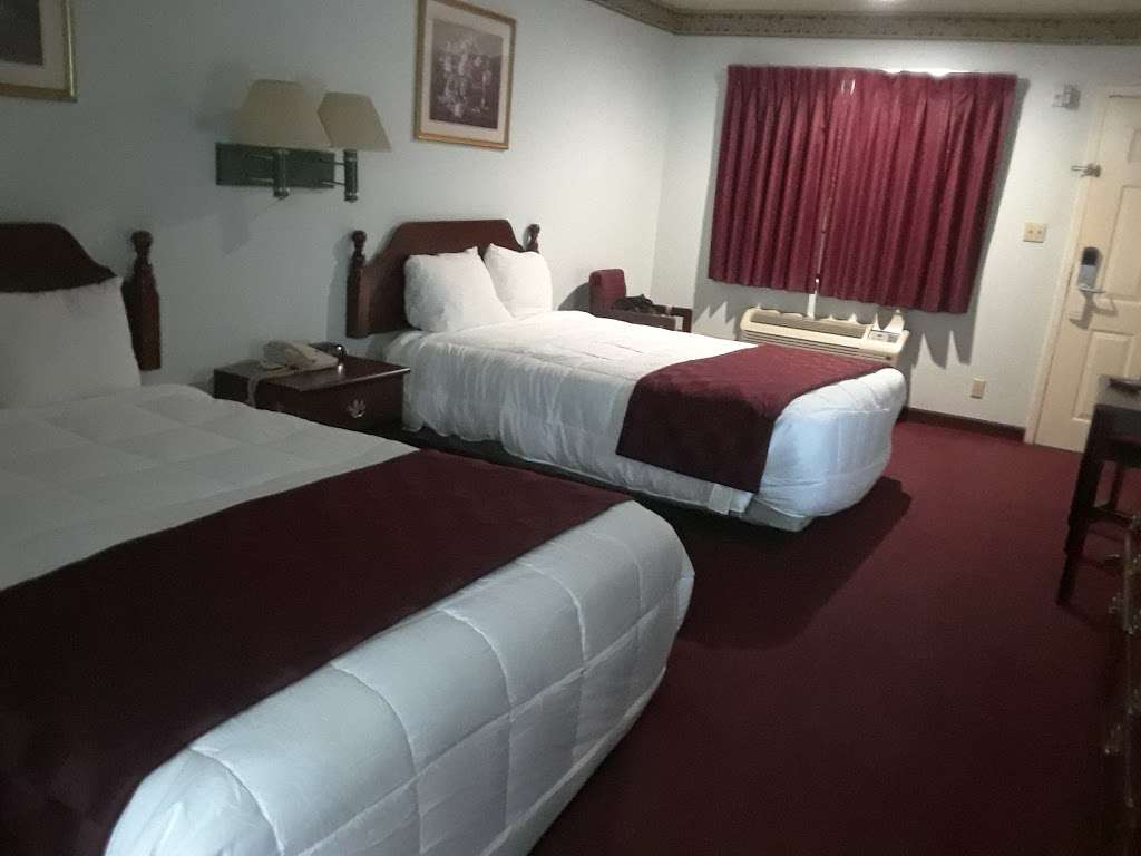 Executive Inn & Suites | 631 S Columbia Dr, West Columbia, TX 77486, USA | Phone: (979) 345-9973