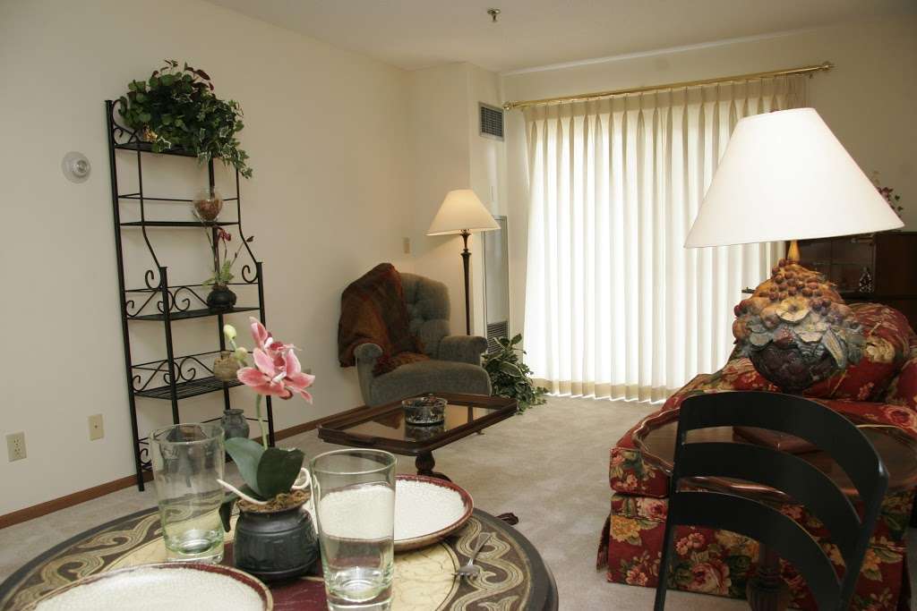 Senior Star at Wexford Place | 6500 N Cosby Ave, Kansas City, MO 64151 | Phone: (816) 581-0458