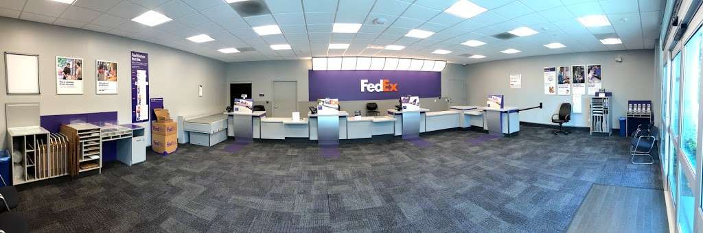 FedEx Ship Center | 687 N Eucalyptus Ave, Inglewood, CA 90302, USA | Phone: (800) 463-3339