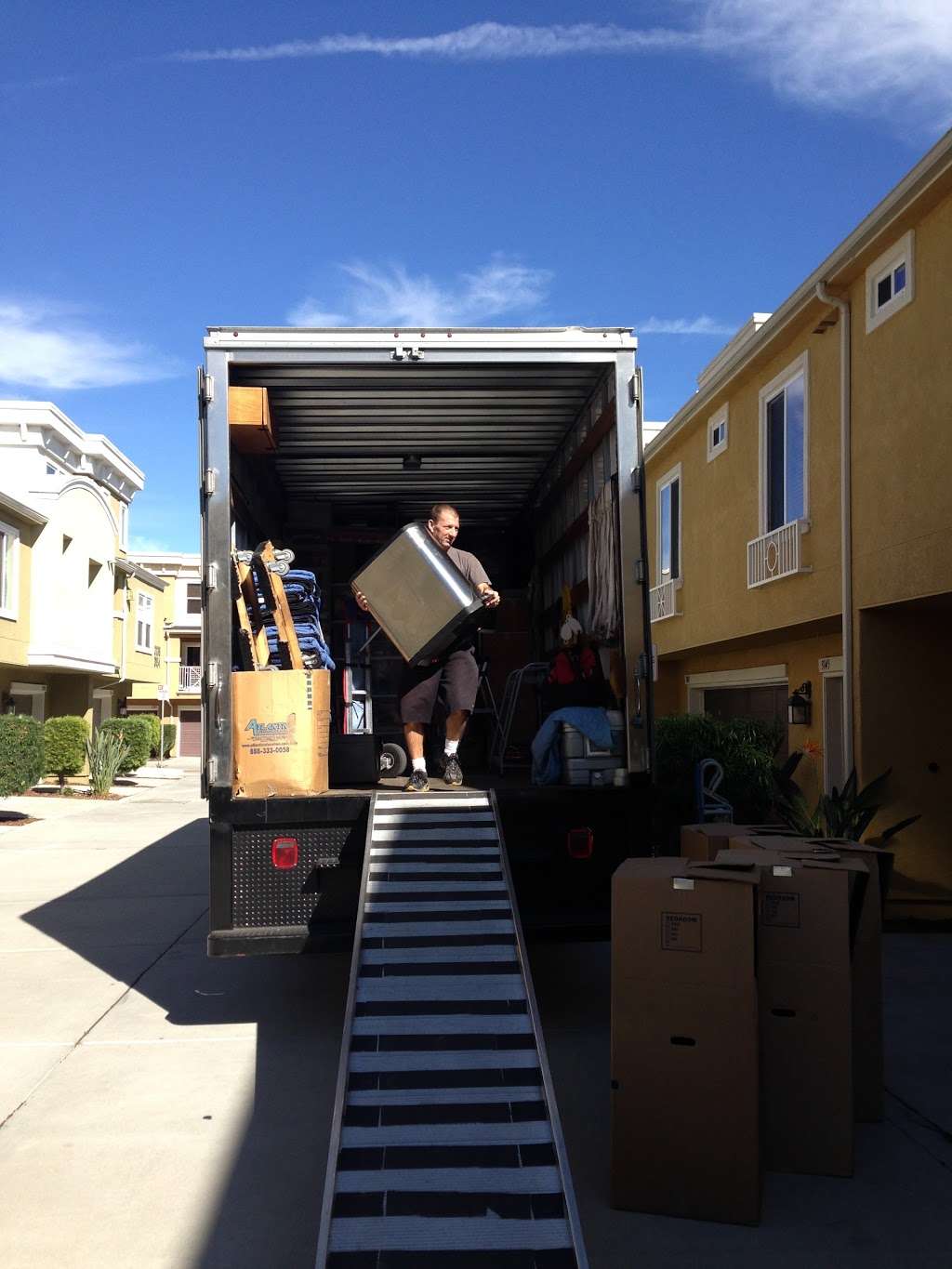 Coleman Moving Systems, Inc. | 3045 Rosecrans St #202, San Diego, CA 92110, USA | Phone: (619) 223-2255