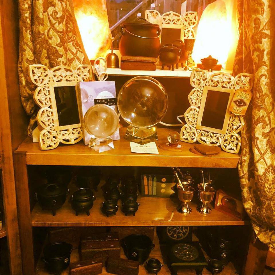 Smudge Metaphysical Boutique | 1506 Wyandotte St E, Windsor, ON N8A 3L2, Canada | Phone: (519) 915-2111