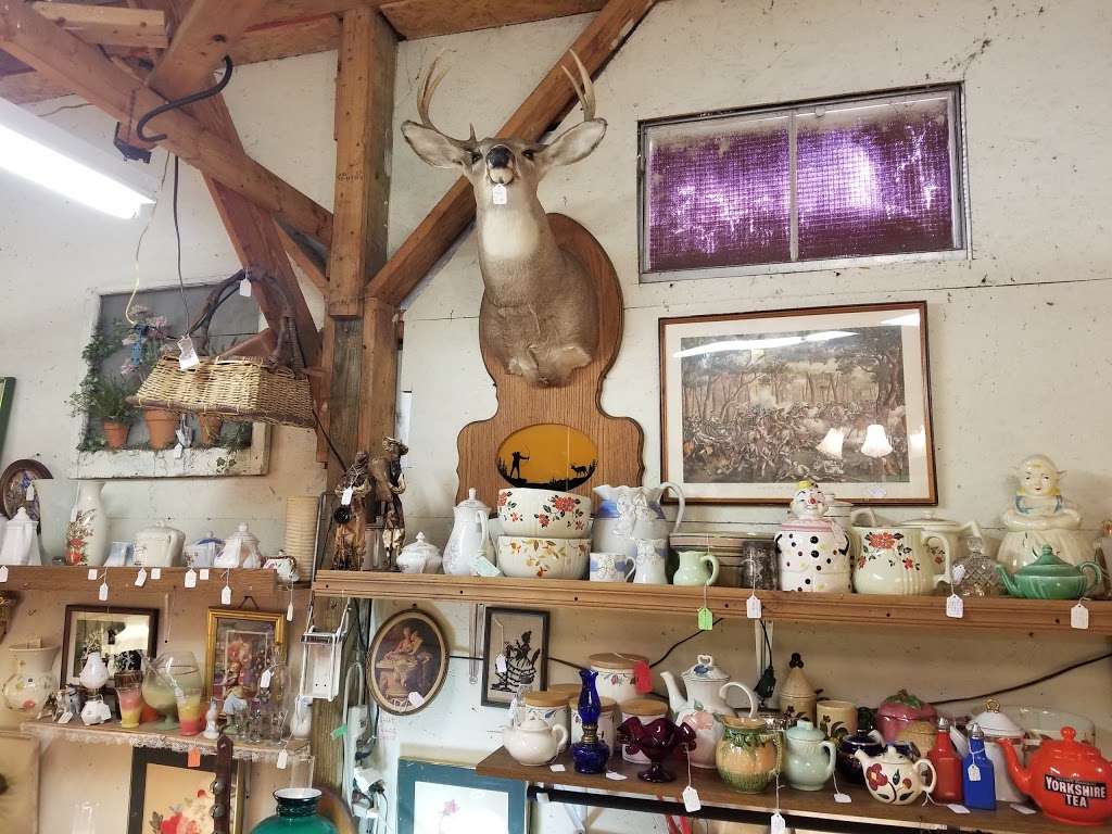 Pocono Peddlers Village Antique Mall | 246 Stadden Rd, Tannersville, PA 18372 | Phone: (570) 629-6366