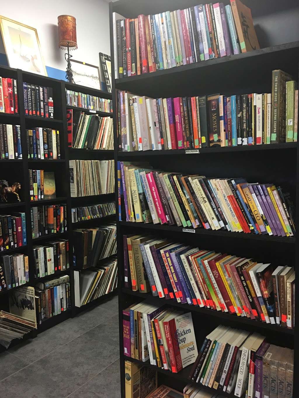 Goodwill Southern California Bookstore & Donation Center | 1012 N Santa Anita Ave, Arcadia, CA 91006, USA | Phone: (626) 566-2122