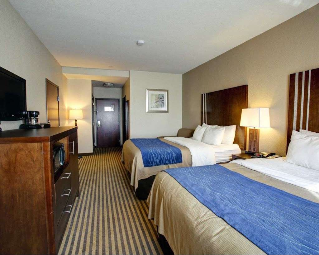 Comfort Inn & Suites | 9345 Hwy 6, Navasota, TX 77868, USA | Phone: (936) 825-9461