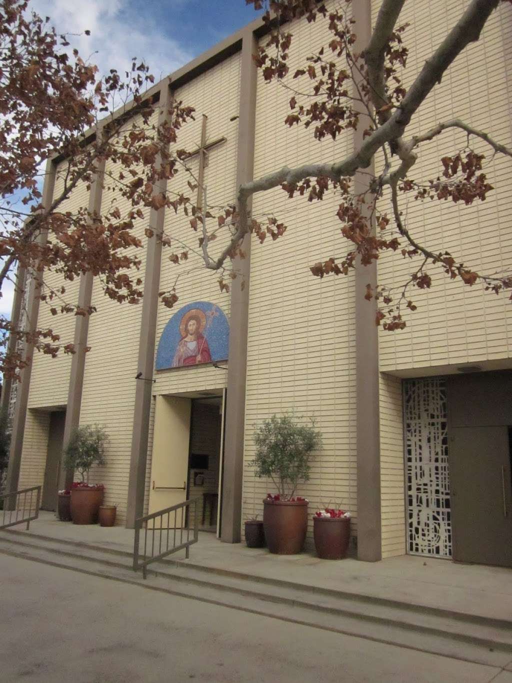 St. Bede the Venerable Church | 215 Foothill Blvd, La Cañada Flintridge, CA 91011, USA | Phone: (818) 949-4300