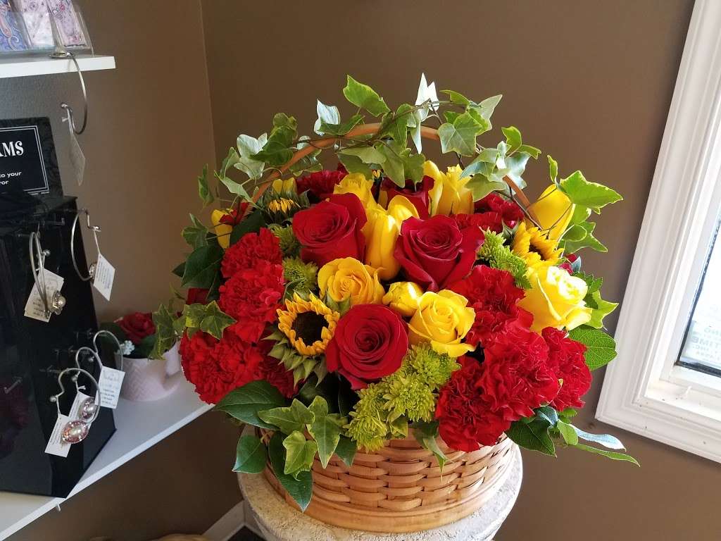 Cattails Country Florist | 7627 Woodbine Rd, Woodbine, MD 21797, USA | Phone: (410) 552-3900