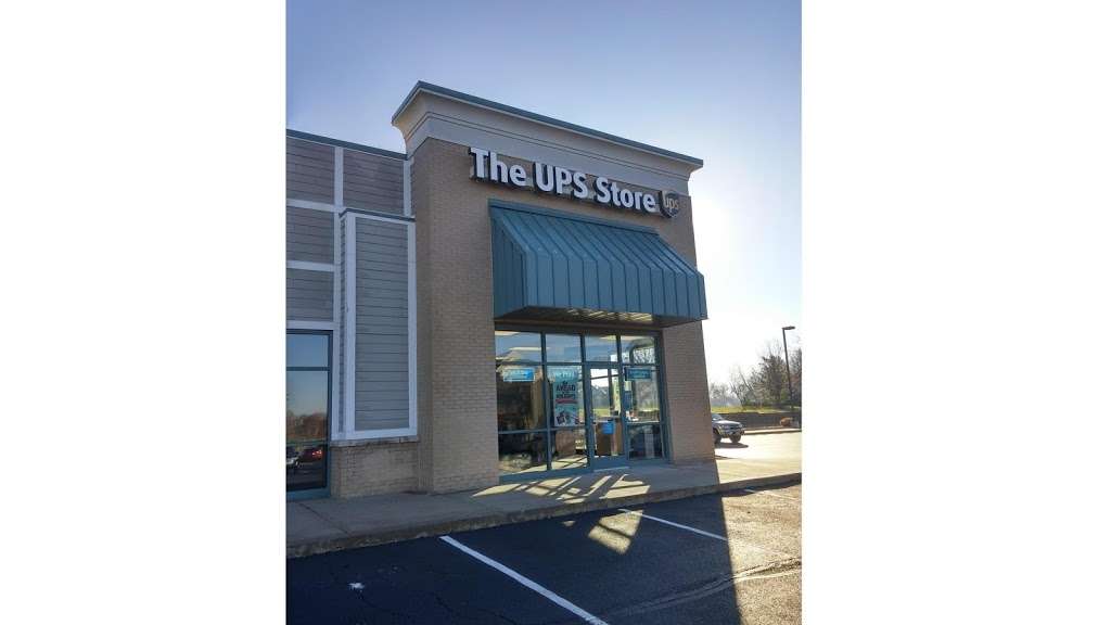 The UPS Store - 833 SW Lemans Ln, Lee's Summit, MO 64082