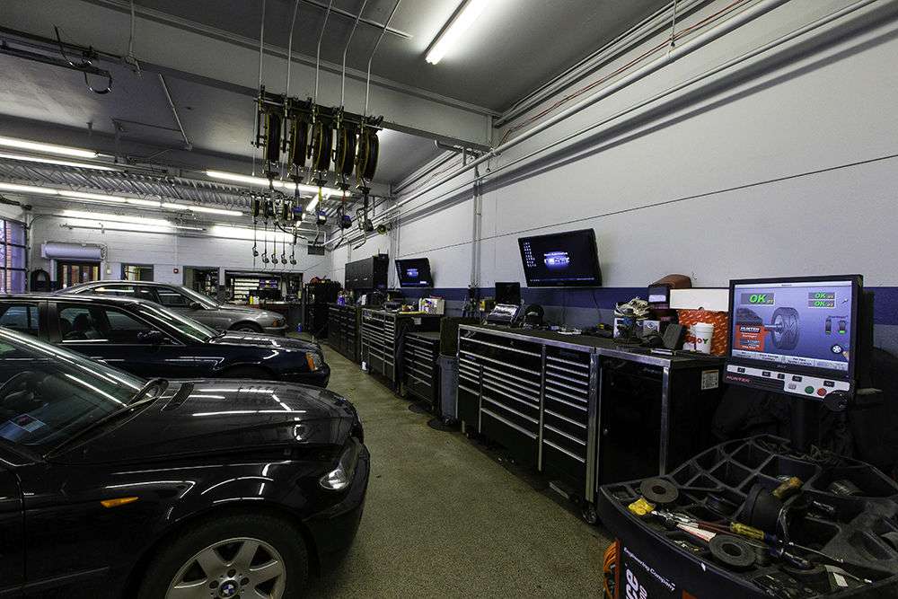 Maas Auto - Bosch Car Service | 1500 W 55th St, La Grange, IL 60525, USA | Phone: (708) 246-0827