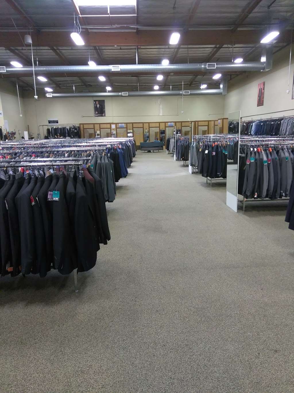 3 Day Suit Broker | 1361 W 190th St, Gardena, CA 90248, USA | Phone: (310) 243-1150