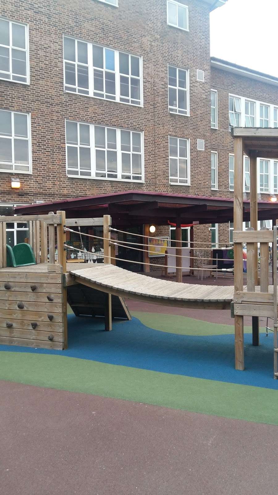 St Lukes CE Primary School | Saunders Ness Rd, Isle of Dogs, London E14 3EB, UK | Phone: 020 7987 1753