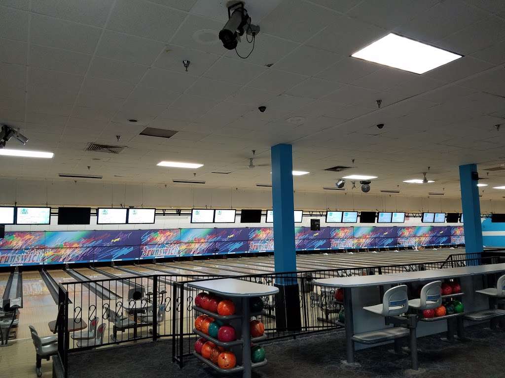 Bowlero North Brunswick | 1 Carolier Ln, North Brunswick Township, NJ 08902, USA | Phone: (732) 846-2424