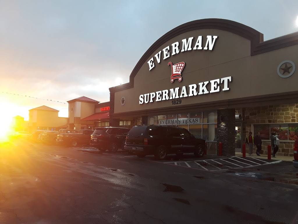 Everman Super Market | Photo 9 of 10 | Address: 1829 Everman Pkwy, Fort Worth, TX 76140, USA | Phone: (817) 349-9981