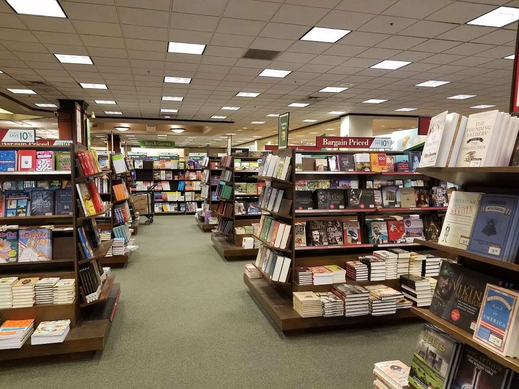 Barnes & Noble - book store  | Photo 2 of 10 | Address: 19120 East 39th Street South, Commons, Independence, MO 64057, USA | Phone: (816) 795-9878