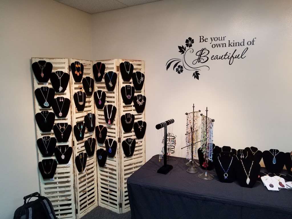 Forever After Finds | 67 South Main St Second Floor, Oswego, IL 60543, USA | Phone: (331) 725-4684