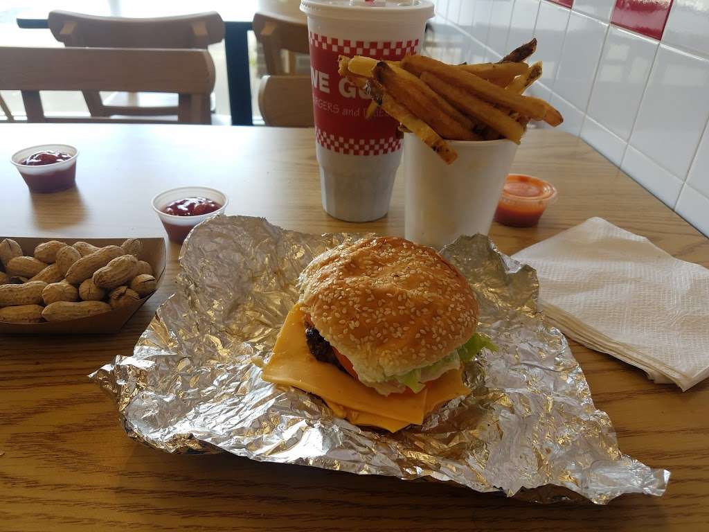 Five Guys | 3260 Niles Rd, St Joseph, MI 49085, USA | Phone: (269) 556-0555