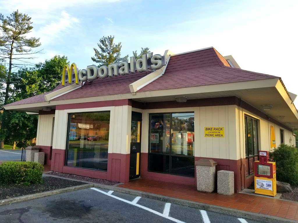 McDonalds | 14 S, Main St, Hellertown, PA 18055, USA | Phone: (610) 838-7578