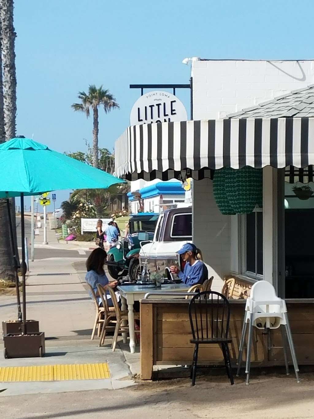 Little Lion Cafe | 1424 Sunset Cliffs Blvd, San Diego, CA 92107, USA | Phone: (619) 756-6921