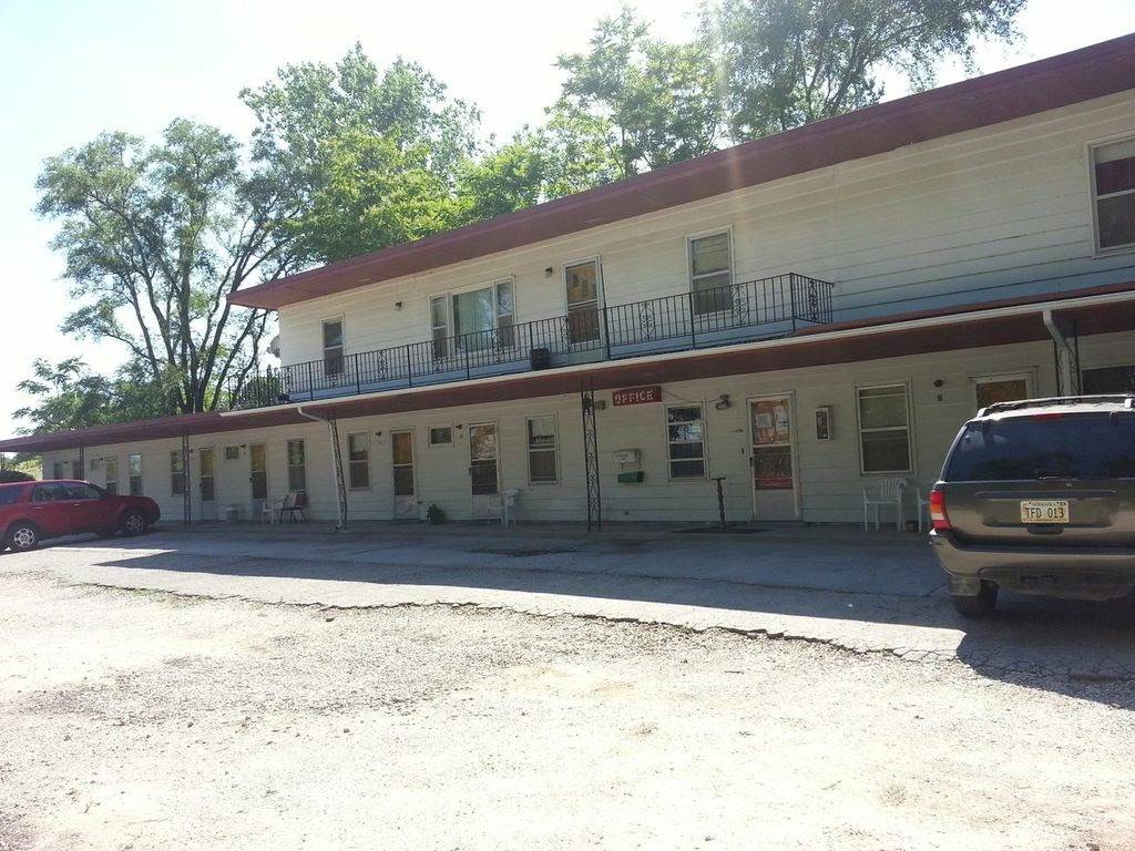 Hillside Motel | 16408 US-75, Bellevue, NE 68123, USA | Phone: (402) 291-3676