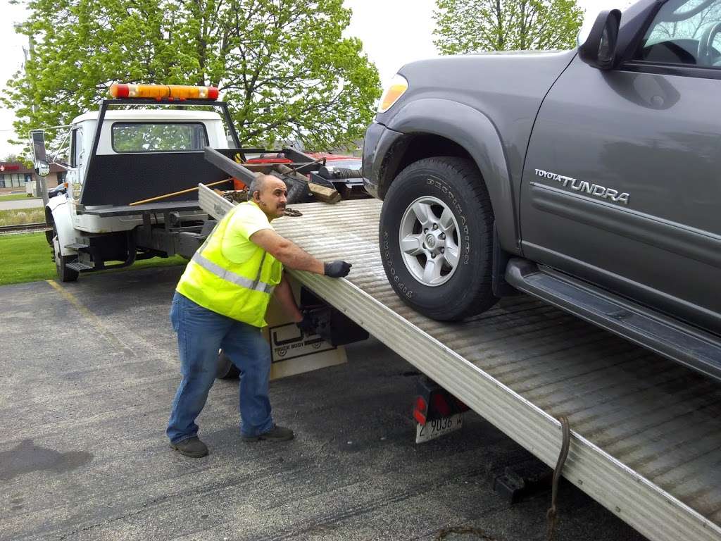 23 1/2 Hours Towing Inc. | 40W490 Big Timber Rd, Hampshire, IL 60140, USA | Phone: (847) 426-6972