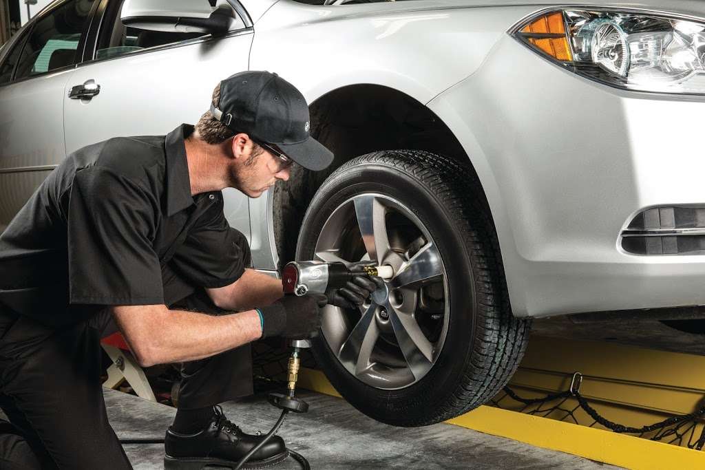 Superior Auto Repair & Tires & Smog | 2209 E 4th St, Ontario, CA 91764, USA | Phone: (909) 638-5067