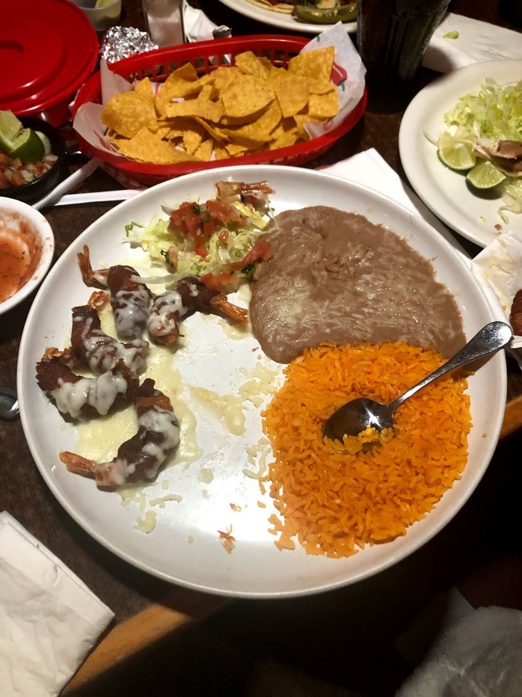 Los Bigotes De Villa | 668 Strander Blvd, Tukwila, WA 98188, USA | Phone: (425) 271-8017